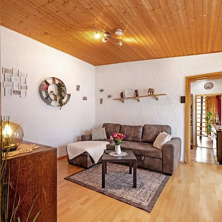 Horn Apartment *